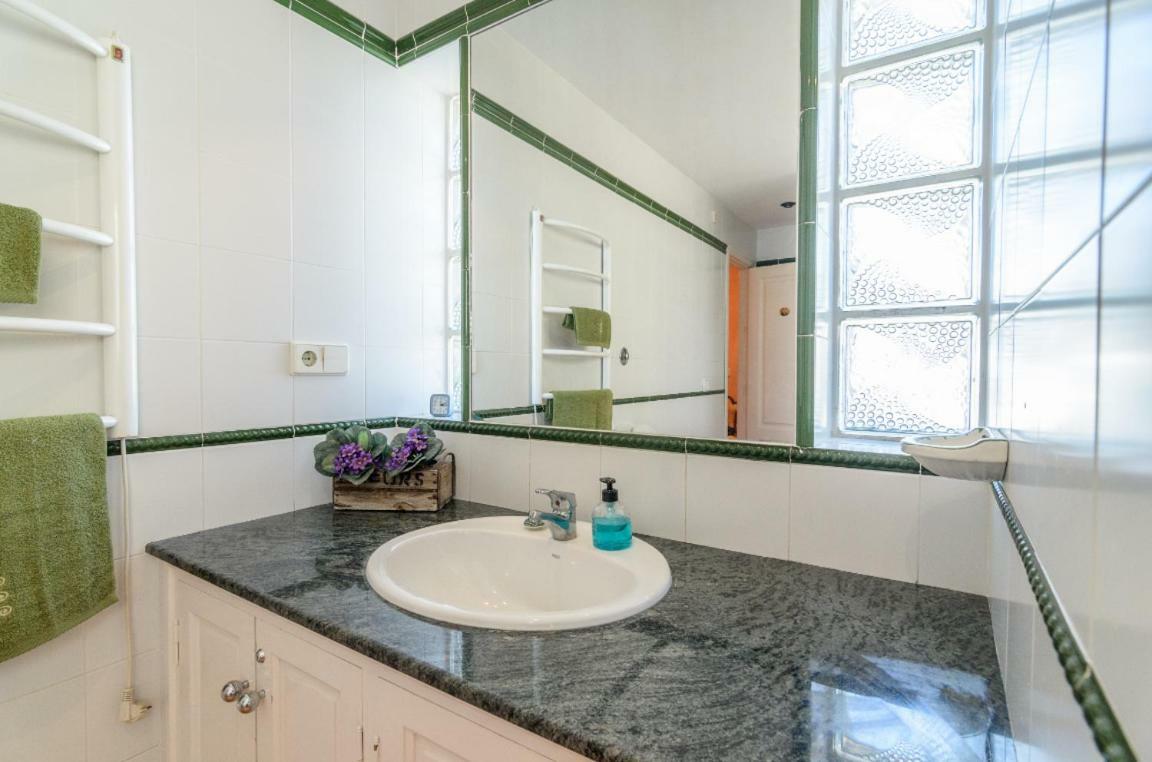 Habitaciones En Casa Centrica Con Piscina Almunecar Luaran gambar